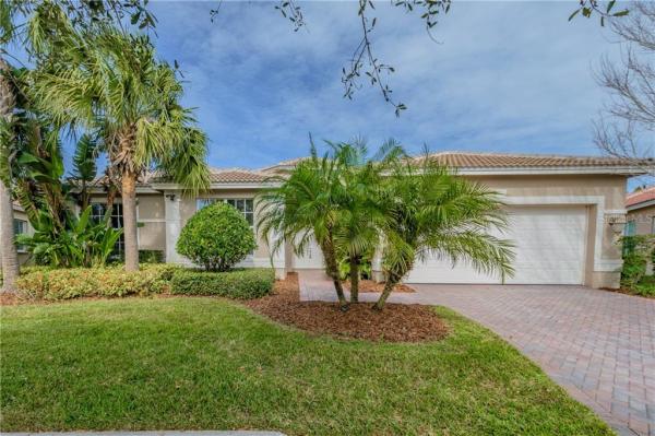 VALENCIA LAKES PH 01