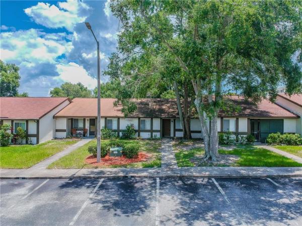 VILLAS OF BEACON GROVES