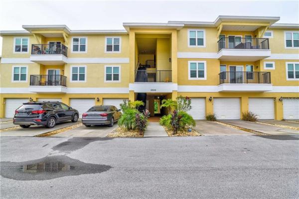 REGENCY PALMS CONDOS BLDG 3