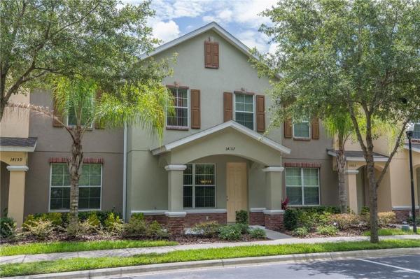 HAMPTON LAKES AT MAIN STREET