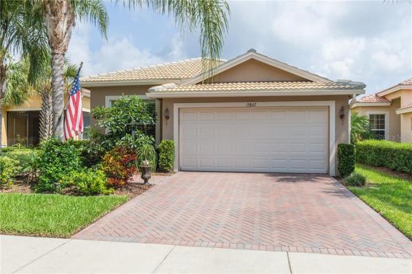 VALENCIA LAKES PH 02