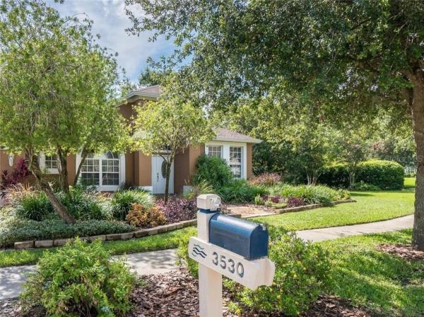 RIVER HILLS COUNTRY CLUB