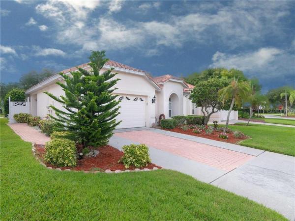 VILLAS AT BLOOMINGDALE