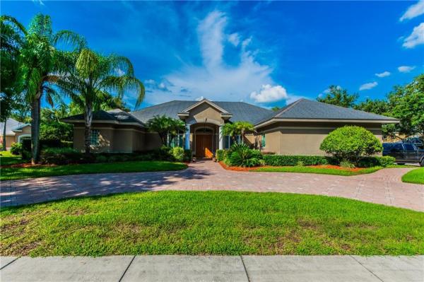 RIVER HILLS COUNTRY CLUB