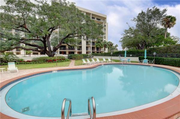 BELLEVIEW BILTMORE VILLAS OAKS