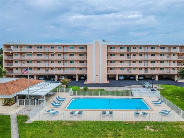 HARBOR GREENS AT YACHT CLUB ESTATES