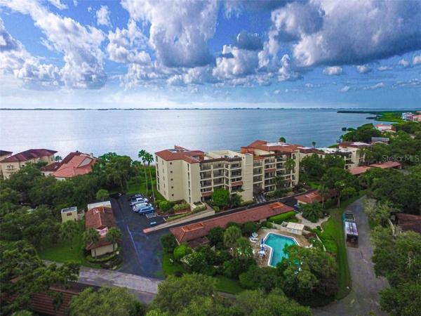 VISTAS AT WILD OAK BAY