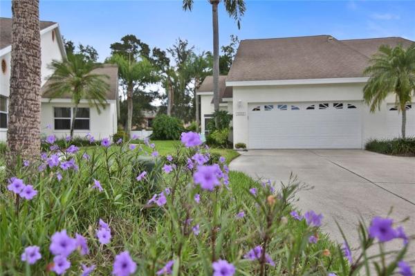 VILLAS OF EAGLE CREEK