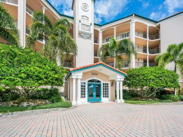 EAGLES POINT AT THE LANDINGS 1