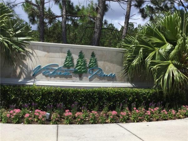 VICTORIA PINES CONDO