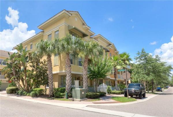 GRANDE OAKS AT HEATHROW