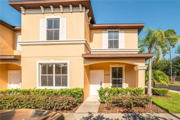 REGAL OAKS AT OLD TOWN