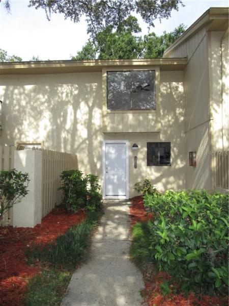 PEBBLE CREEK CONDO VILLAGE 01