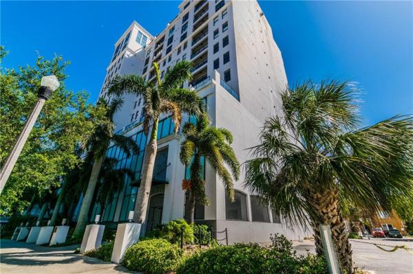 WALKER-WHITNEY PLAZA CONDO