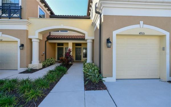 MUIRFIELD VILLAGE AT HONORE