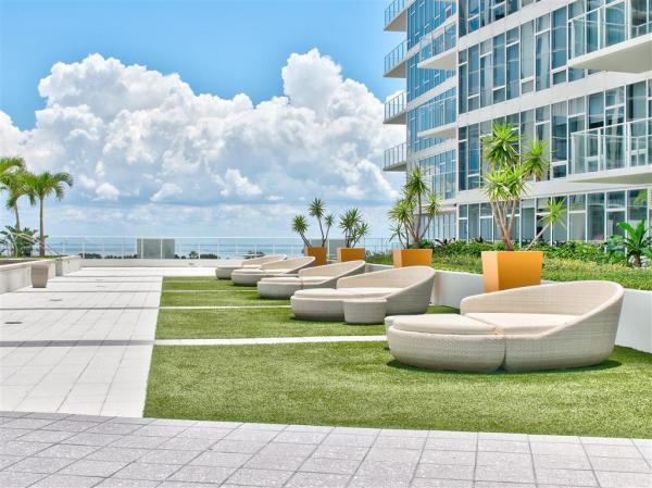 SIGNATURE PLACE CONDOMINIUMS