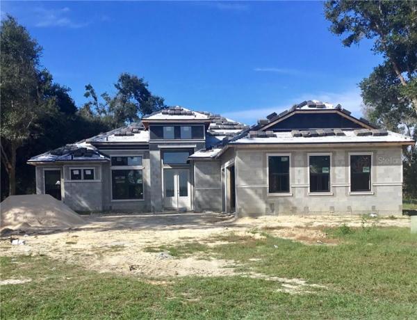 HEATHROW COUNTRY ESTATE