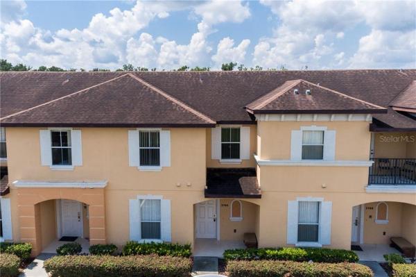 REGAL OAKS AT OLD TOWN