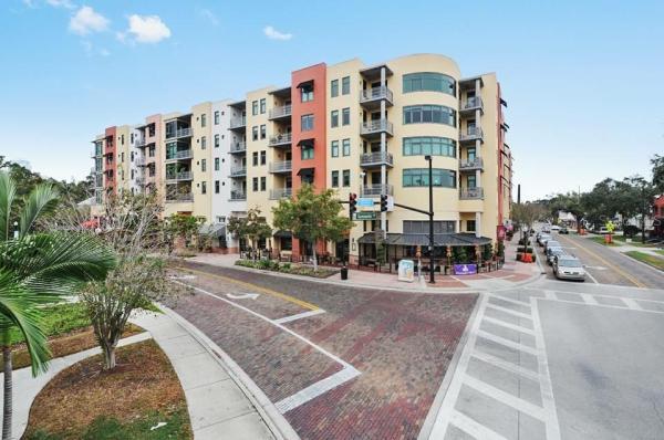 THORNTON PARK CENTRAL CONDO