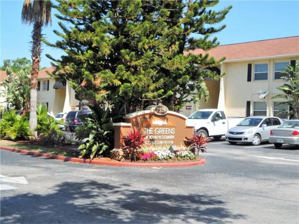 GREENS OF TOWNN COUNTRY A CONDO