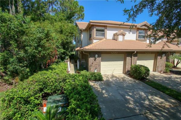 LAUREL OAKS AT EAST LAKE