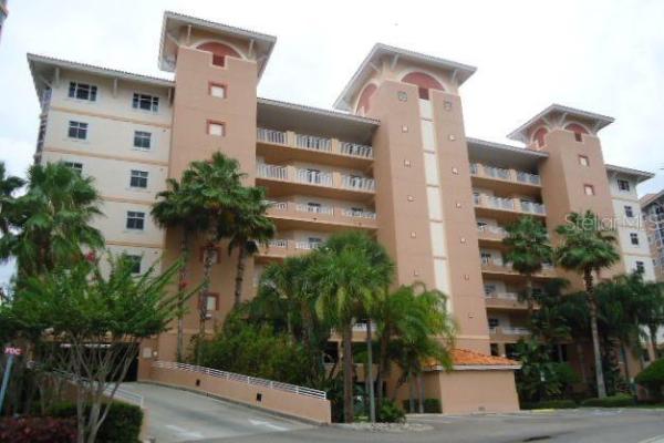 GRANDE VERANDAHS ON THE BAY