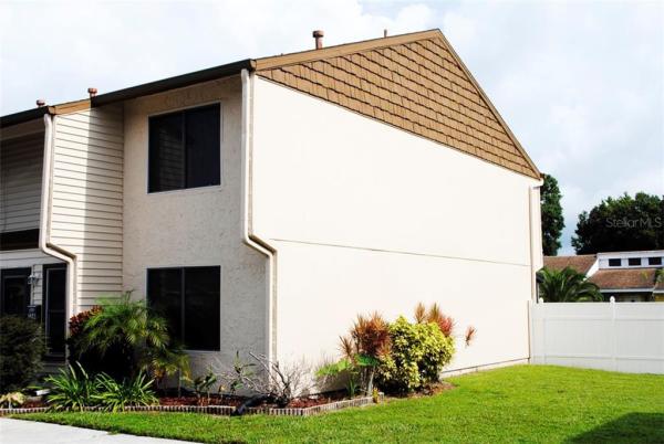 BARKWOOD SQUARE CONDO