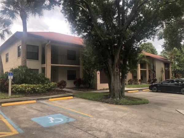 SHOREWALK BATH & TENNIS CLUB 10