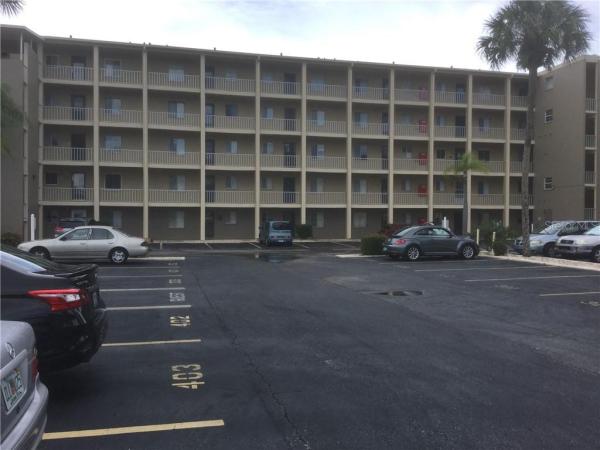 BAYSHORE ON THE LAKE CONDO APTS