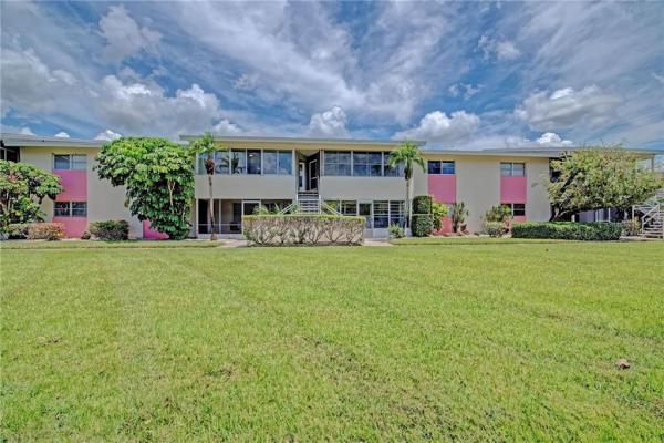 FOREST LAKES COUNTRY CLUB ESTATE