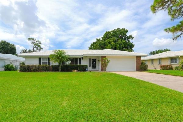 FRST LAKES COUNTRY CLUB ESTATES