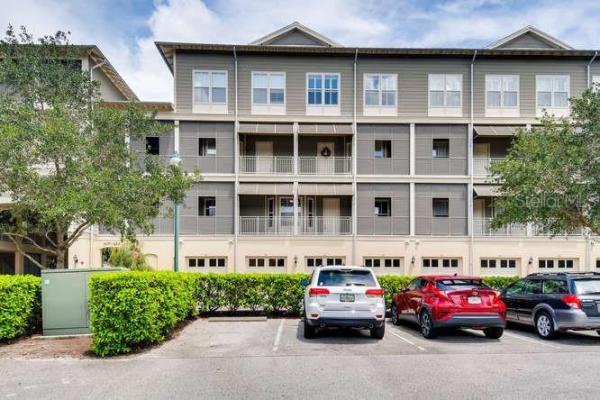 CARLYLE RESIDENCE S CELEBR CONDO