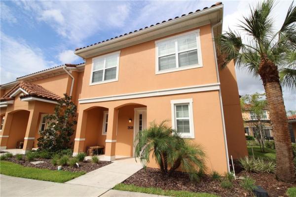 REGAL OAKS AT OLD TOWN