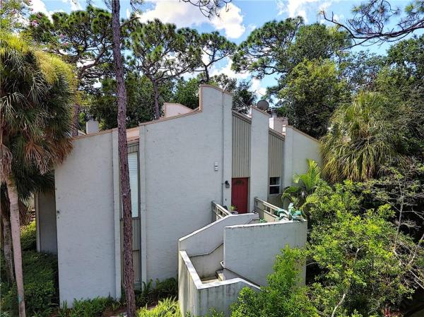 FAIRWAY VILLAS IN THE SPRINGS