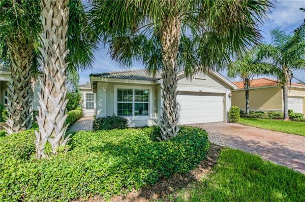 VALENCIA LAKES PH 02