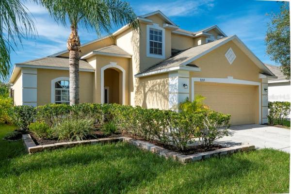 CARRIAGE POINTE PH 01