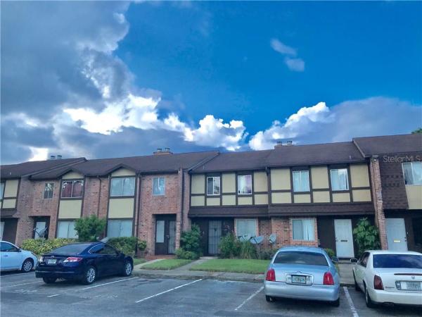 HUNTINGTON ON GREEN CONDO