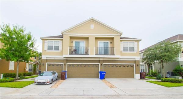 VILLAS AT ESTANCIA CONDO