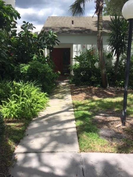 CARROLLWOOD VILLAGE CYPRESS CLUSTER HOUSES