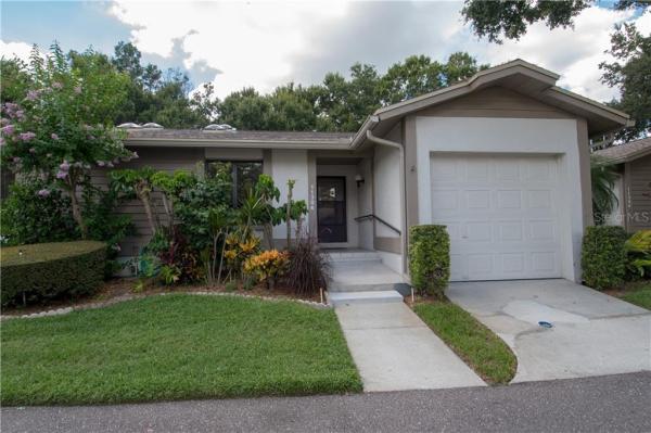 OAK PARK VILLAS CONDO