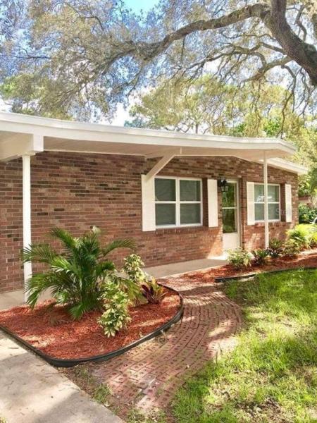 QUEENS MIRROR SOUTH REP