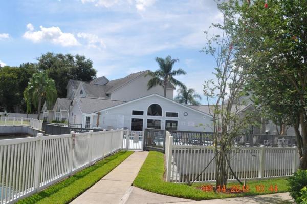 CARROLLWOOD GABLES A CONDO