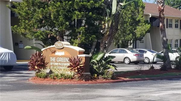 GREENS OF TOWNN COUNTRY A CONDO