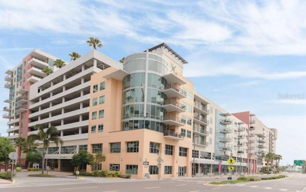 GRAND CENTRAL AT KENNEDY RESIDENCES A CONDO