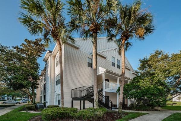 BENTLEY AT COBBS LANDING CONDO THE