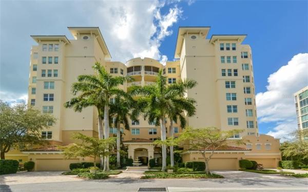 MERIDIAN AT THE OAKS PRESERVE