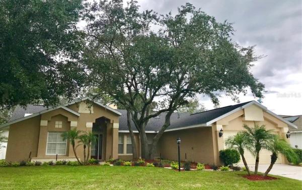 HUNTERS STAND AT CARILLON