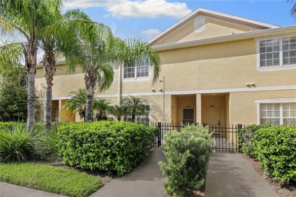 RIVERCREST TWNHMS WEST PH 01