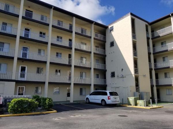 BAYSHORE ON THE LAKE CONDOMINIU