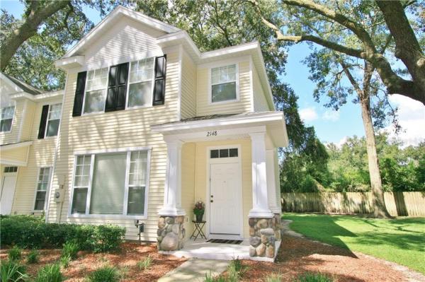 OAK VALLEY TOWNHOMES